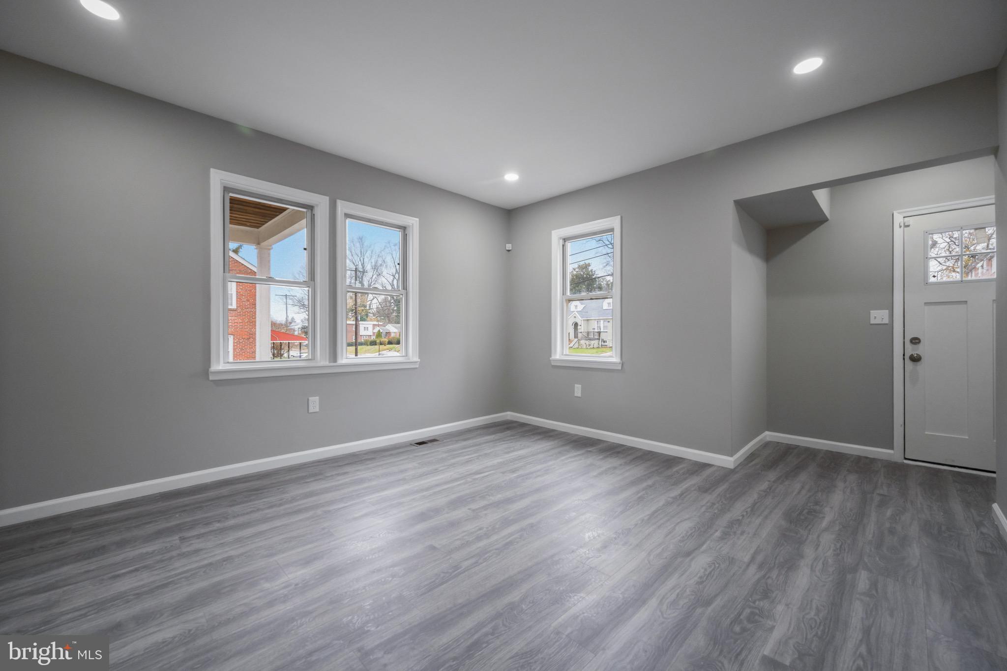 3809 N ROGERS AVENUE