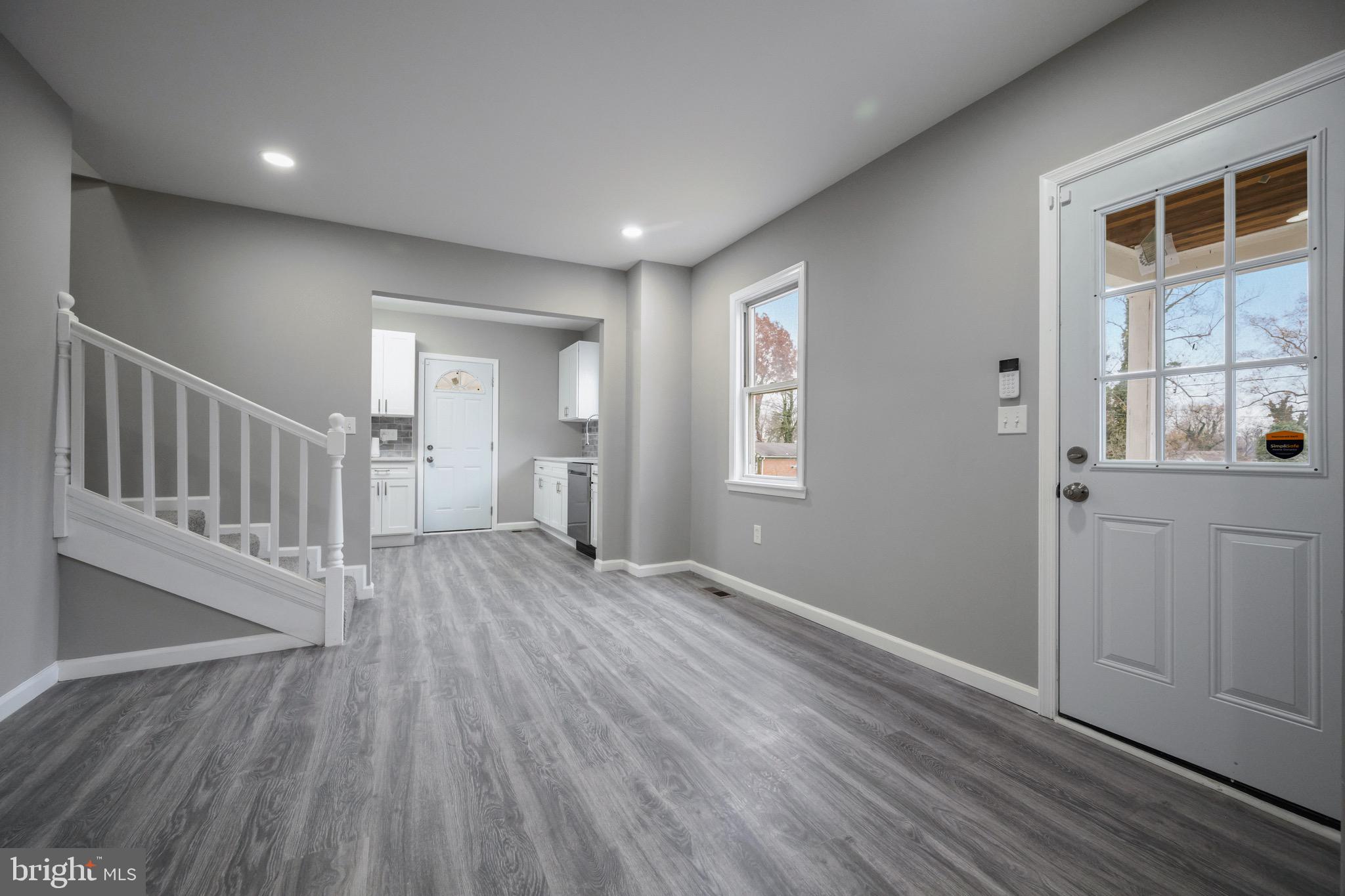 3809 N ROGERS AVENUE