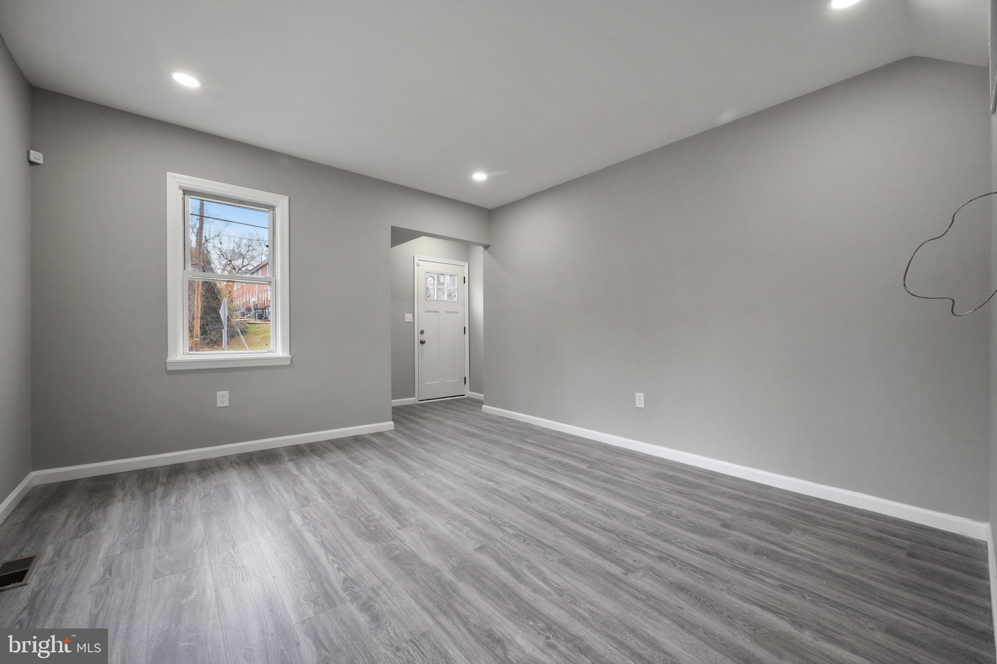 3809 N ROGERS AVENUE