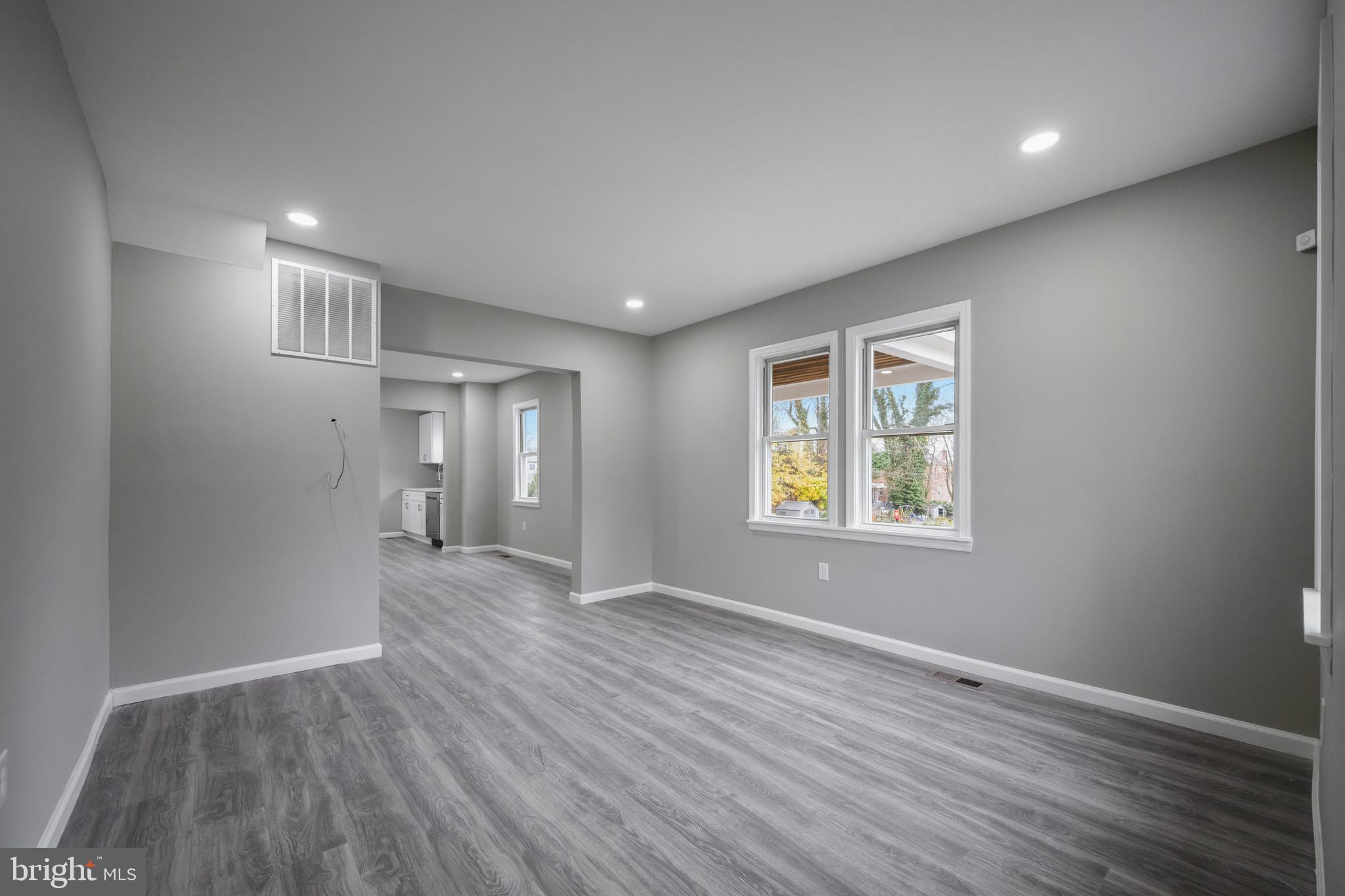 3809 N ROGERS AVENUE