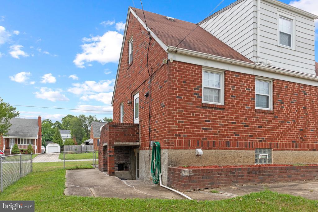 139 Sipple Ave