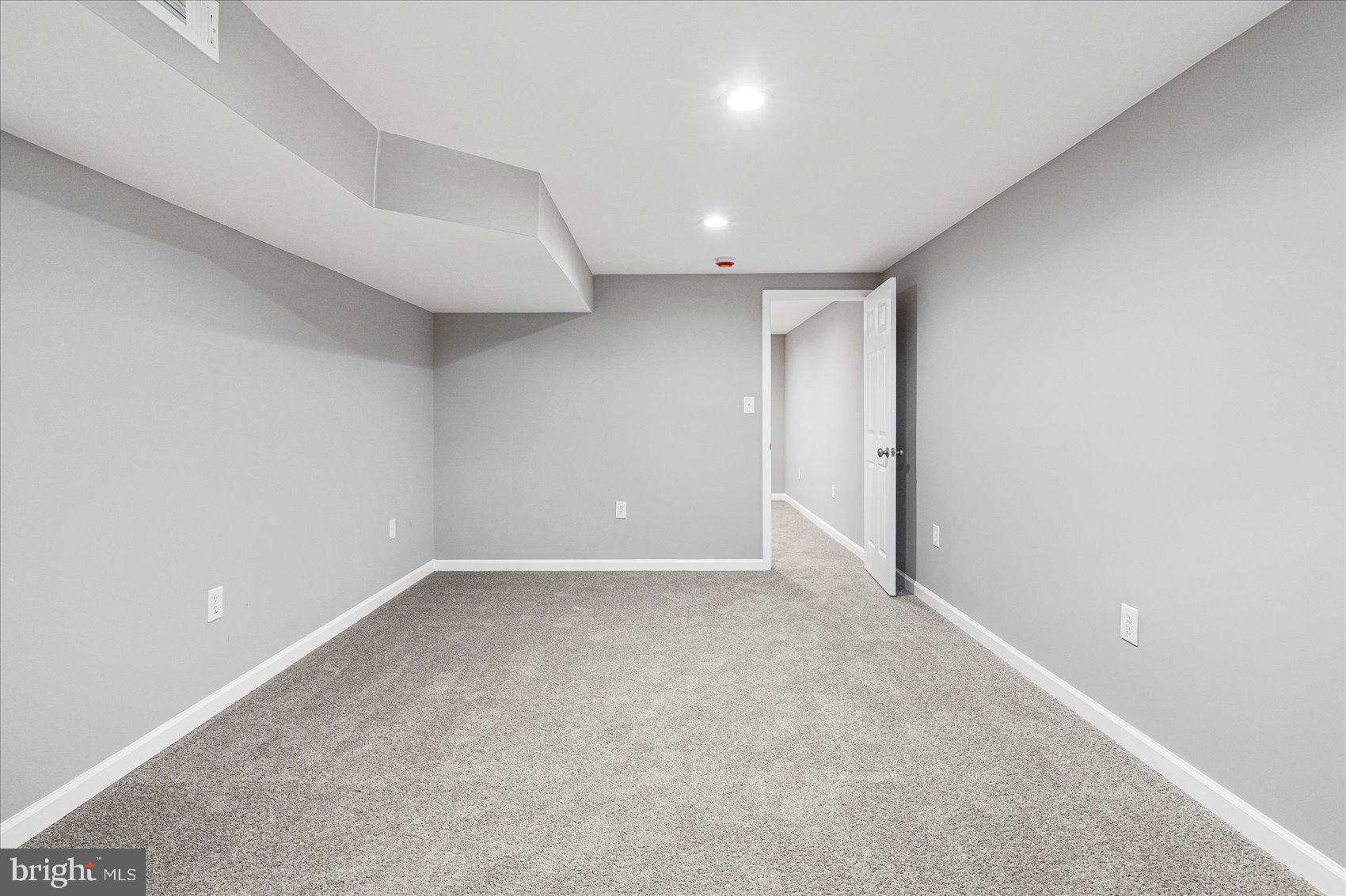 2309 Covered Bridge Garth