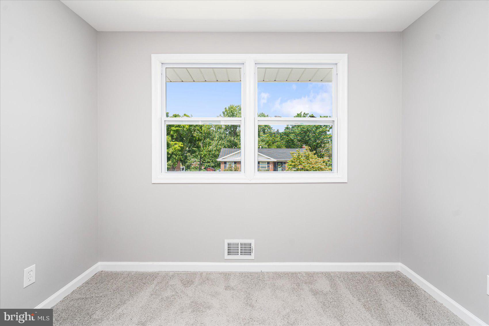 2309 Covered Bridge Garth