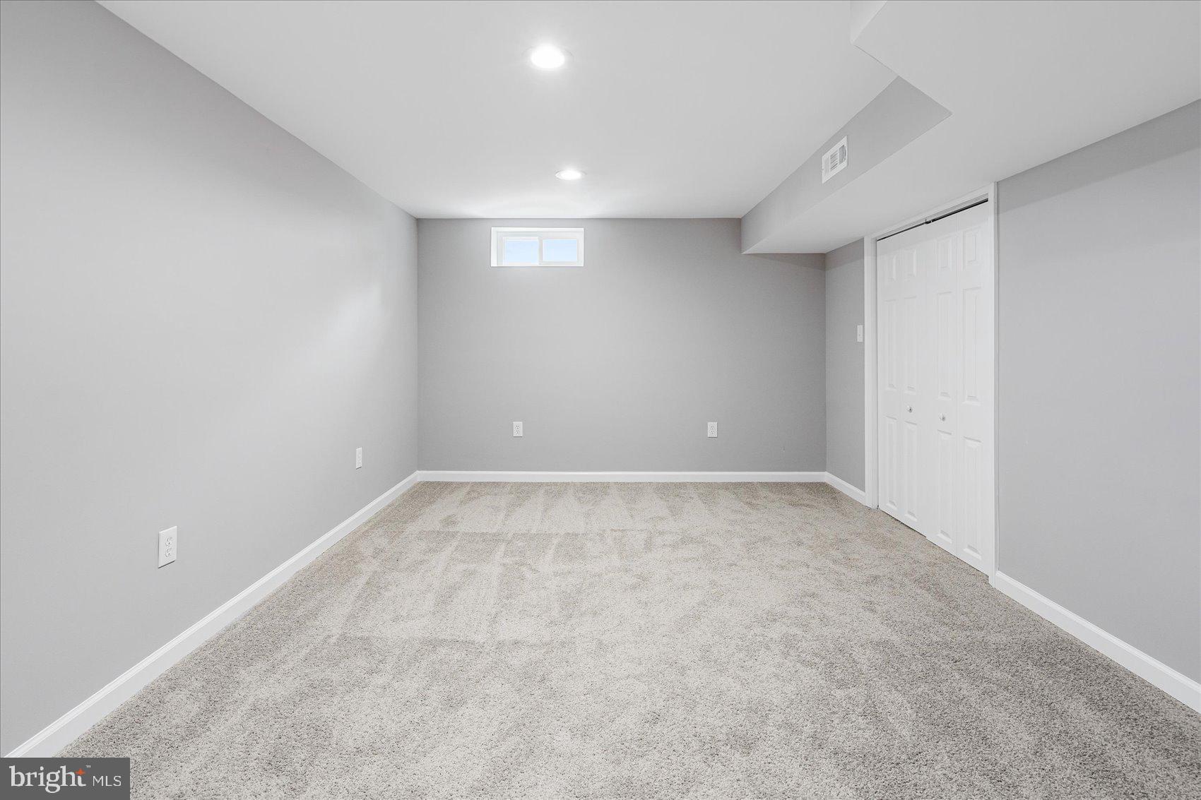 2309 Covered Bridge Garth