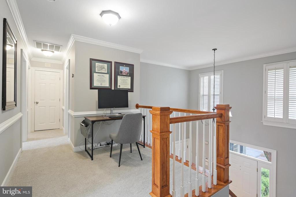 4 Old Elm Ct