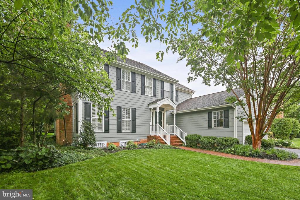 4 Old Elm Ct