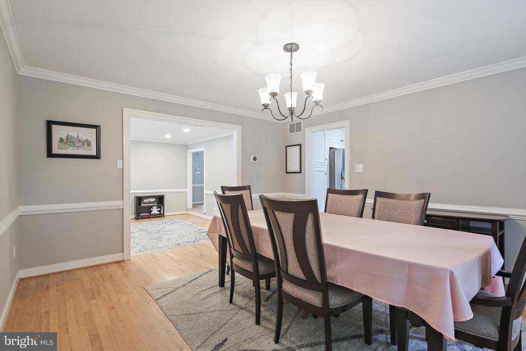 4 Old Elm Ct