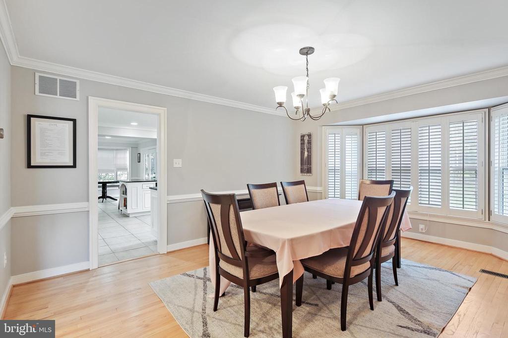 4 Old Elm Ct