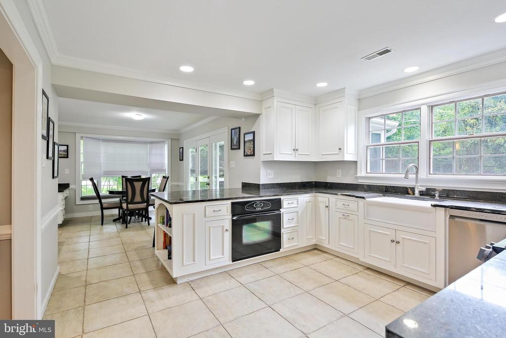 4 Old Elm Ct