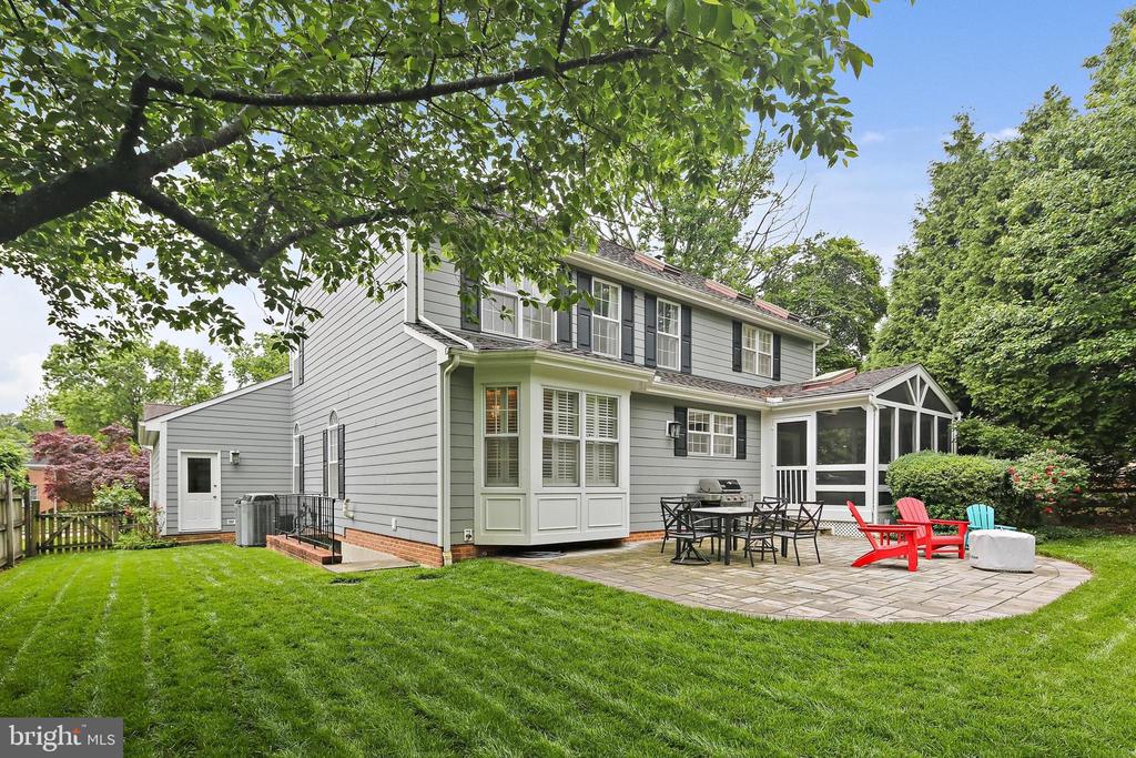 4 Old Elm Ct