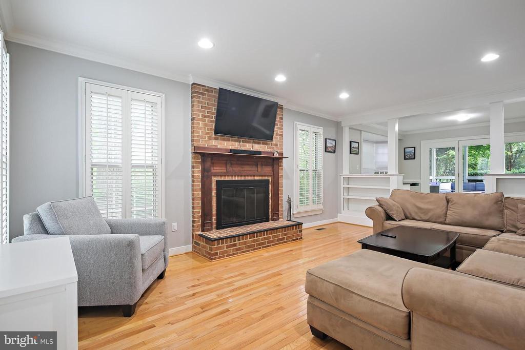 4 Old Elm Ct