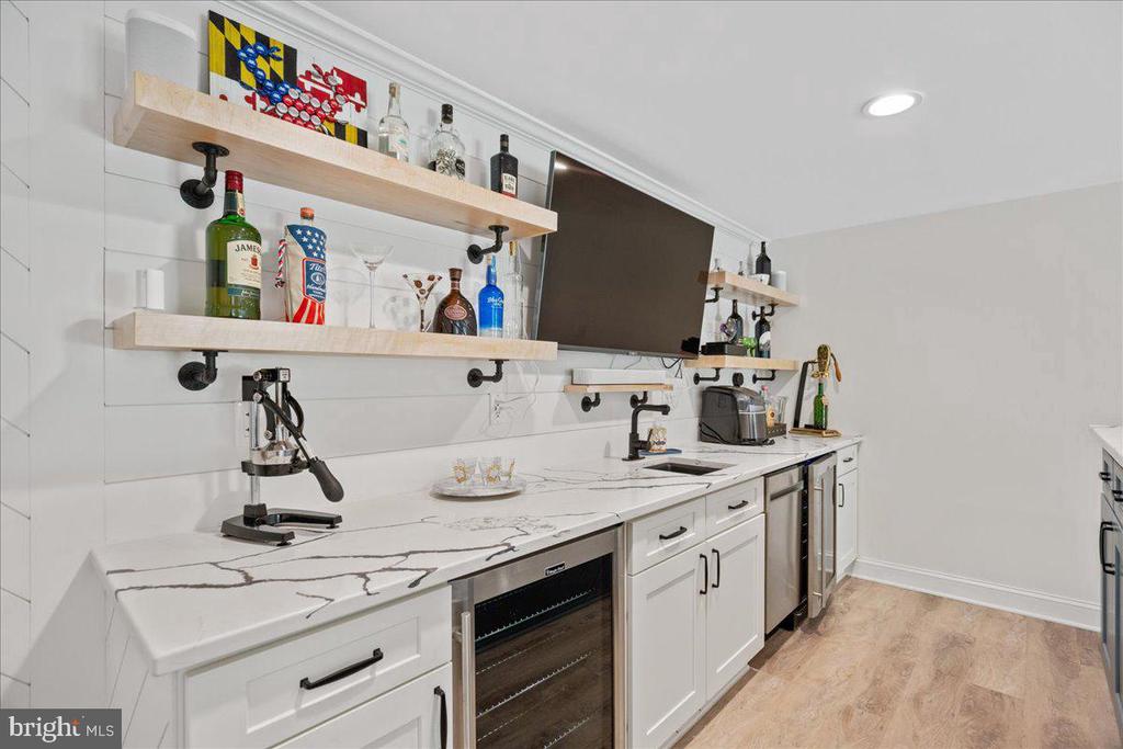 7015 Decoy Dr