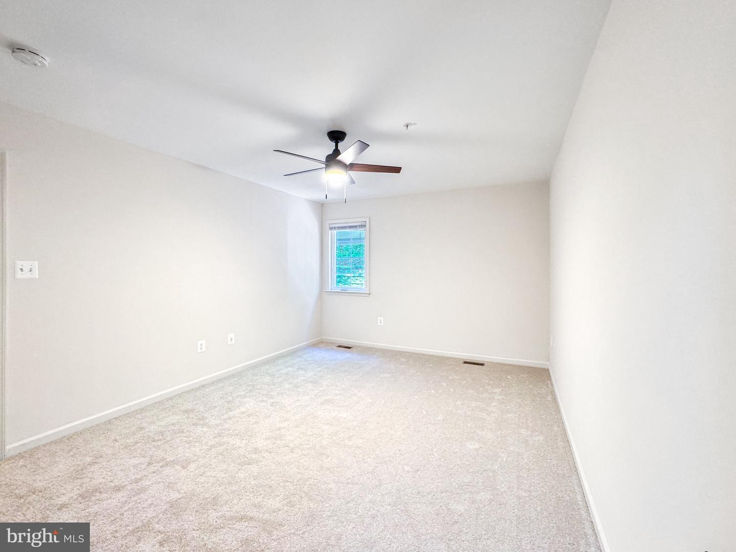 215 Westlake Blvd