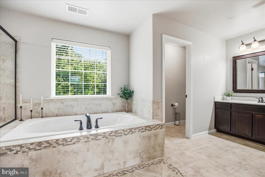 3640 ESTELLE COURT