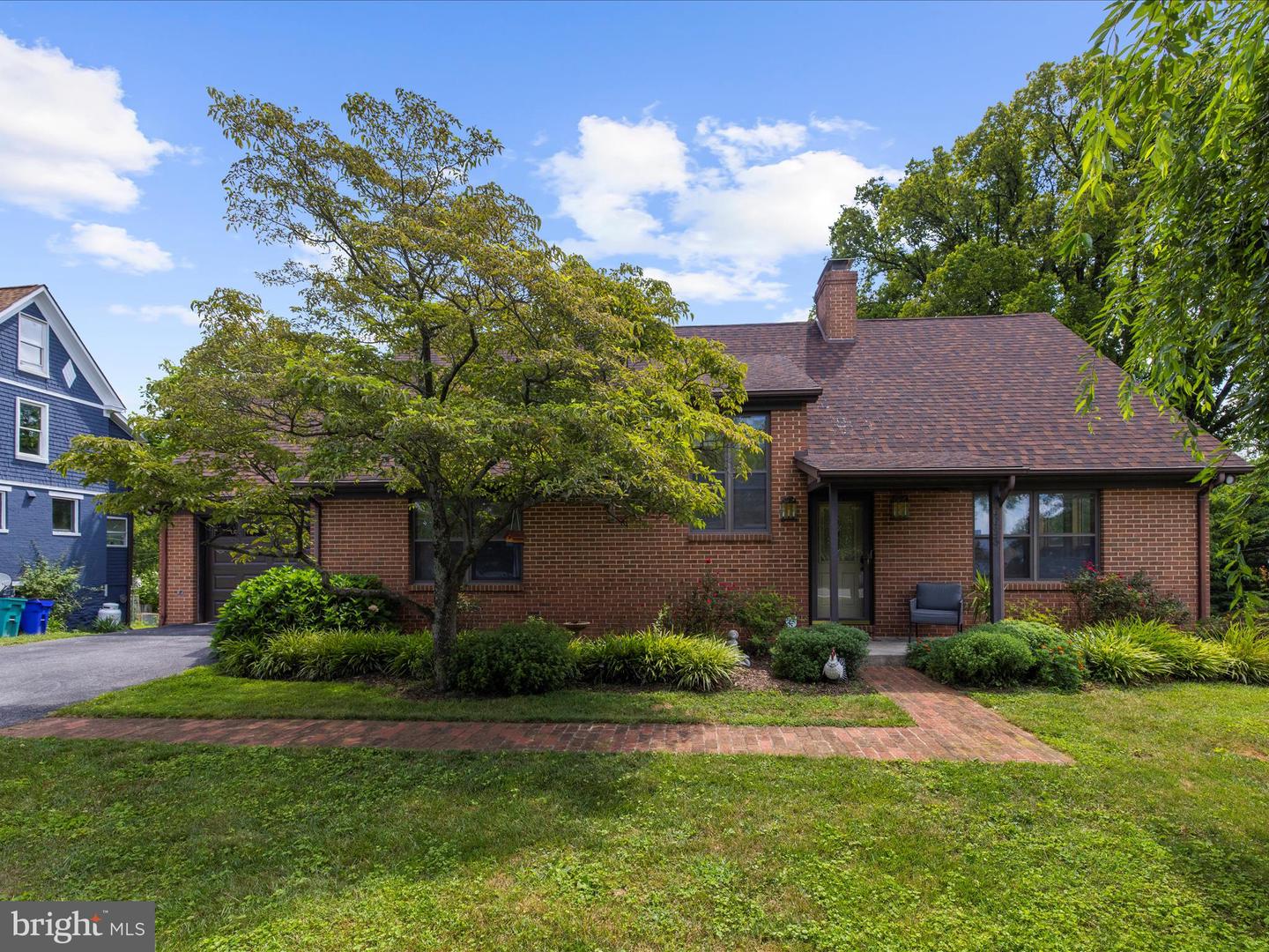 6633 Jefferson Blvd
