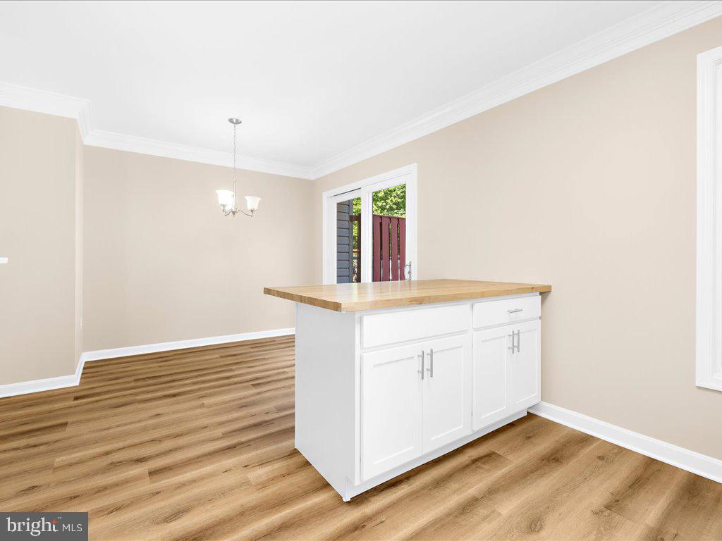 8820 Castlebury Ct