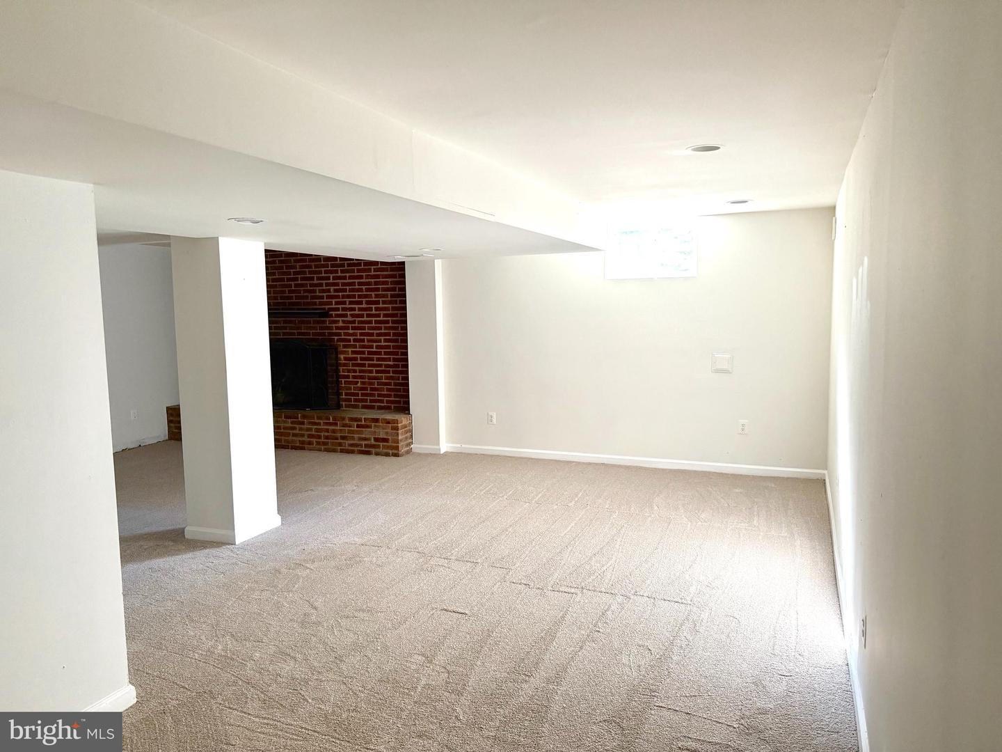 1606 THOMAS RD