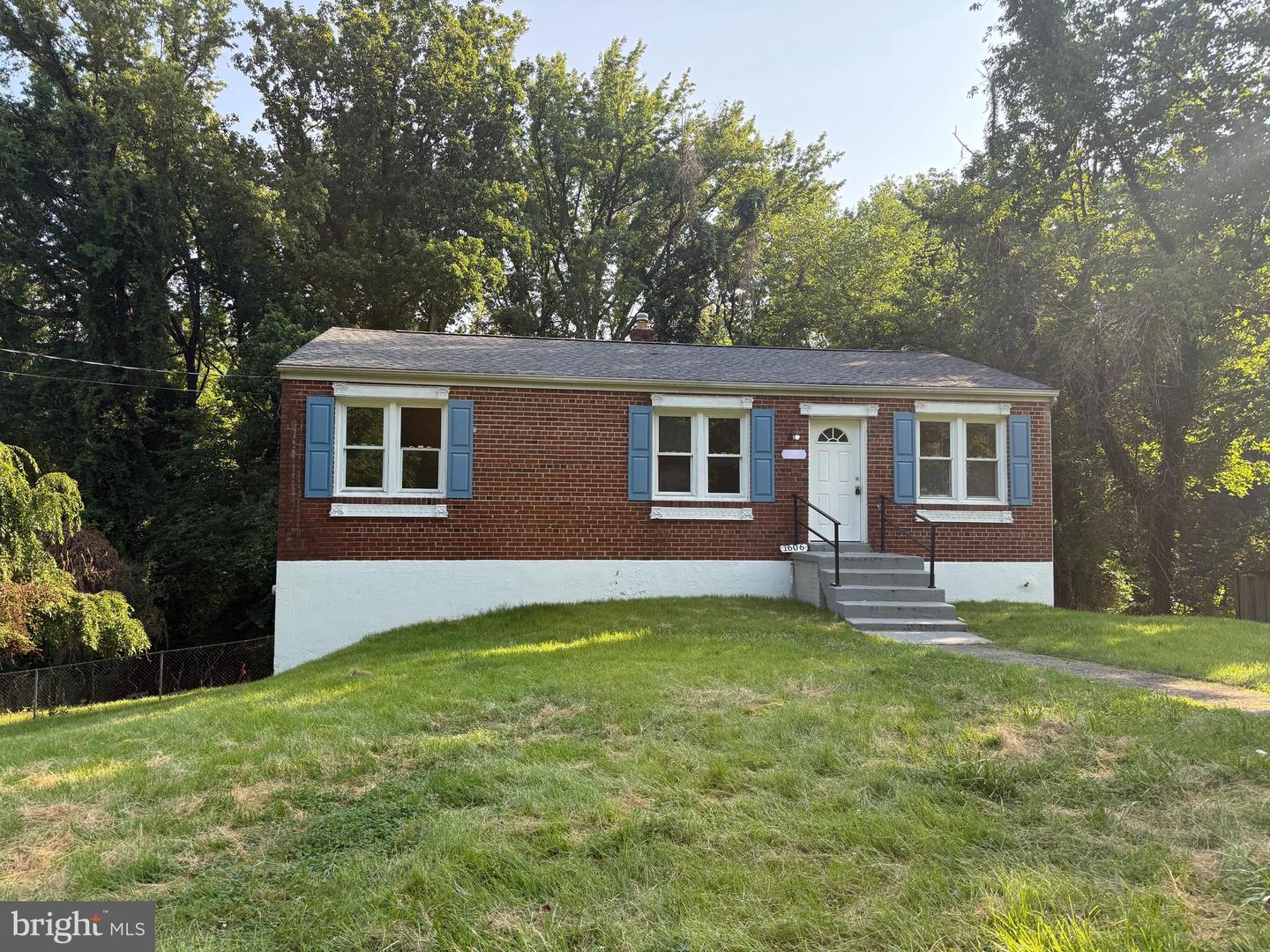 1606 THOMAS RD