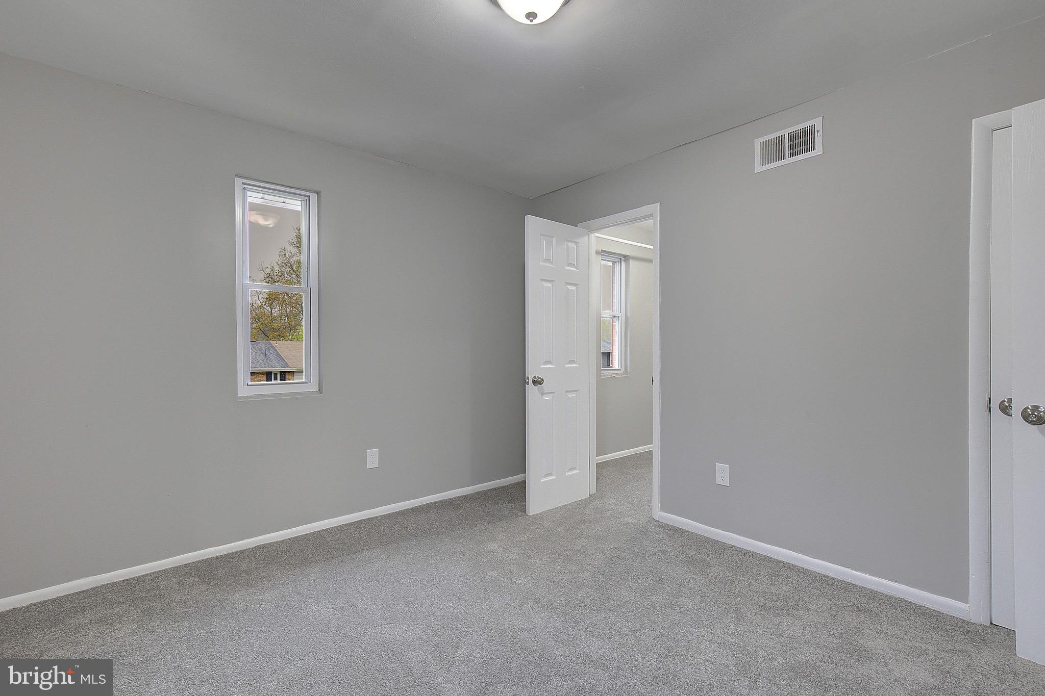 178 DAIMLER DRIVE 44