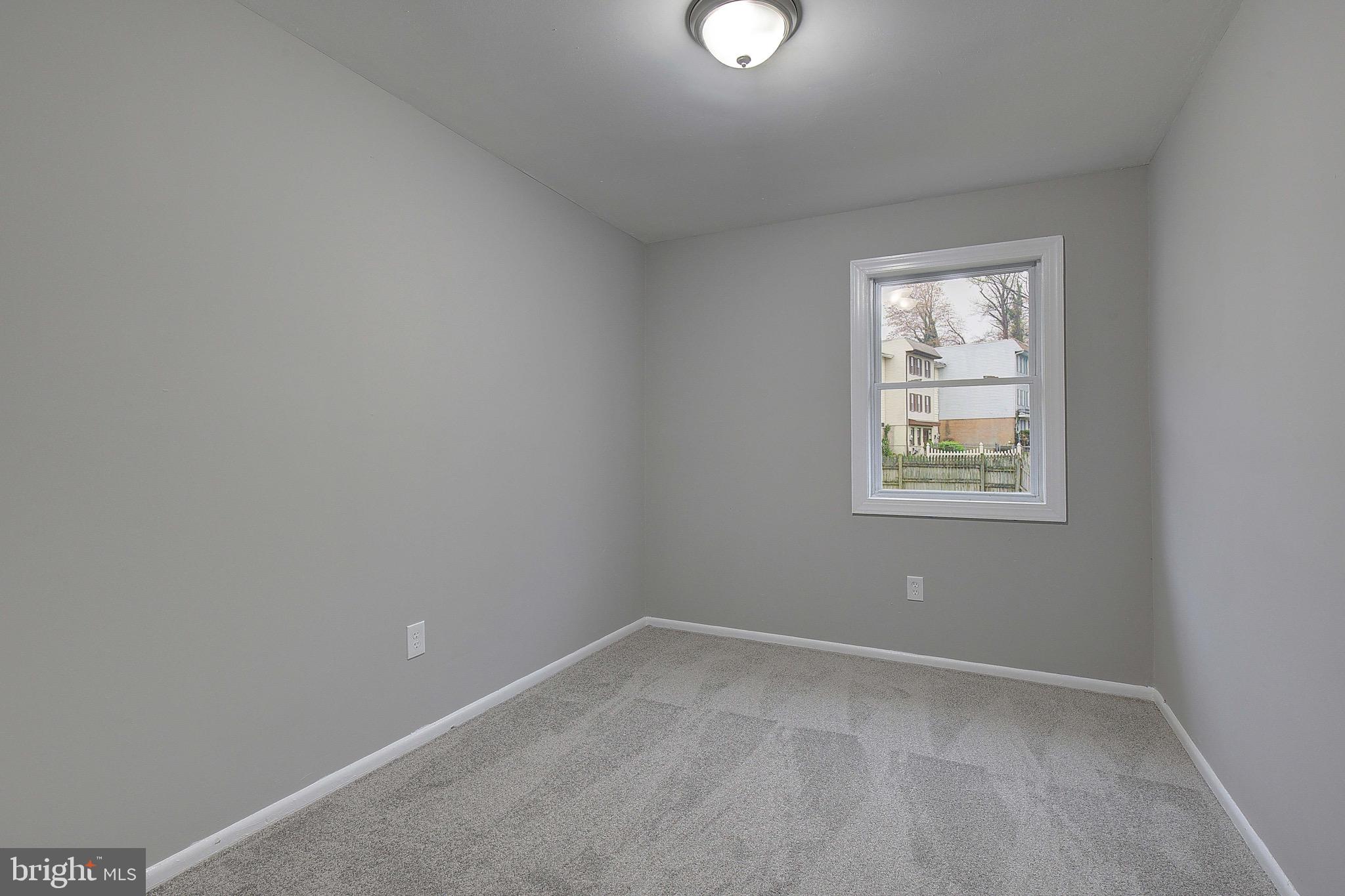 178 DAIMLER DRIVE 44