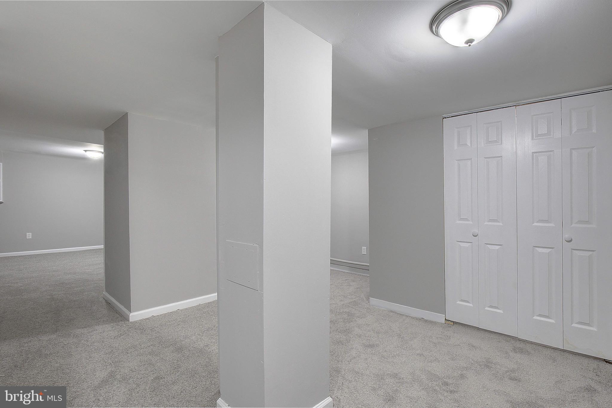 178 DAIMLER DRIVE 44