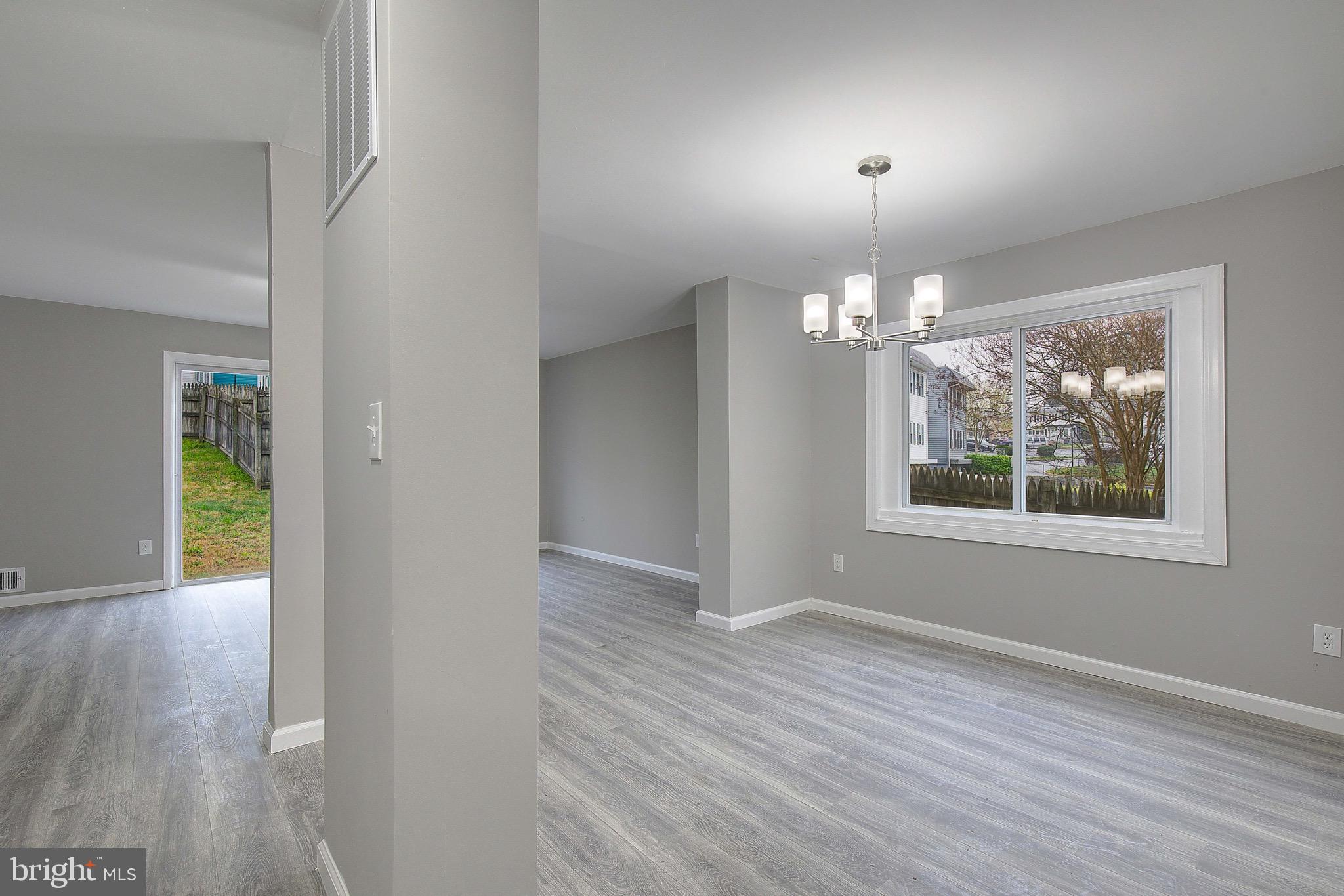 178 DAIMLER DRIVE 44