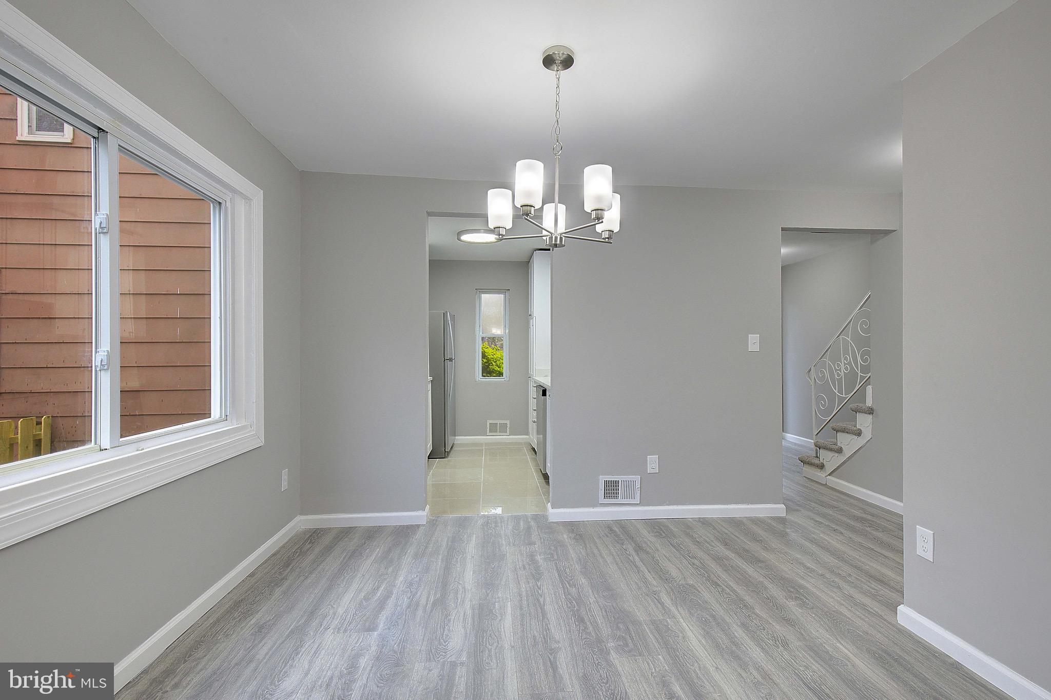 178 DAIMLER DRIVE 44