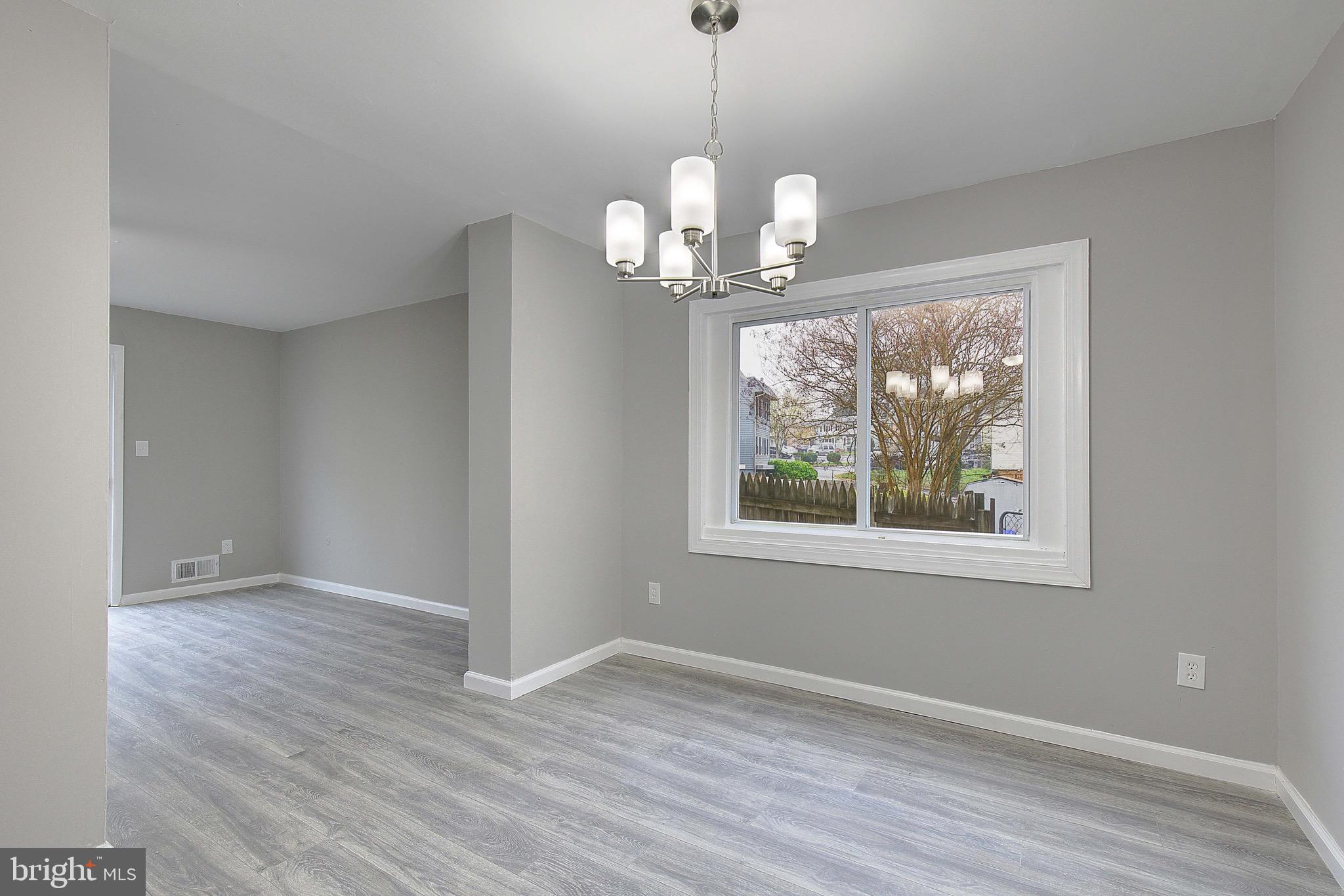 178 DAIMLER DRIVE 44