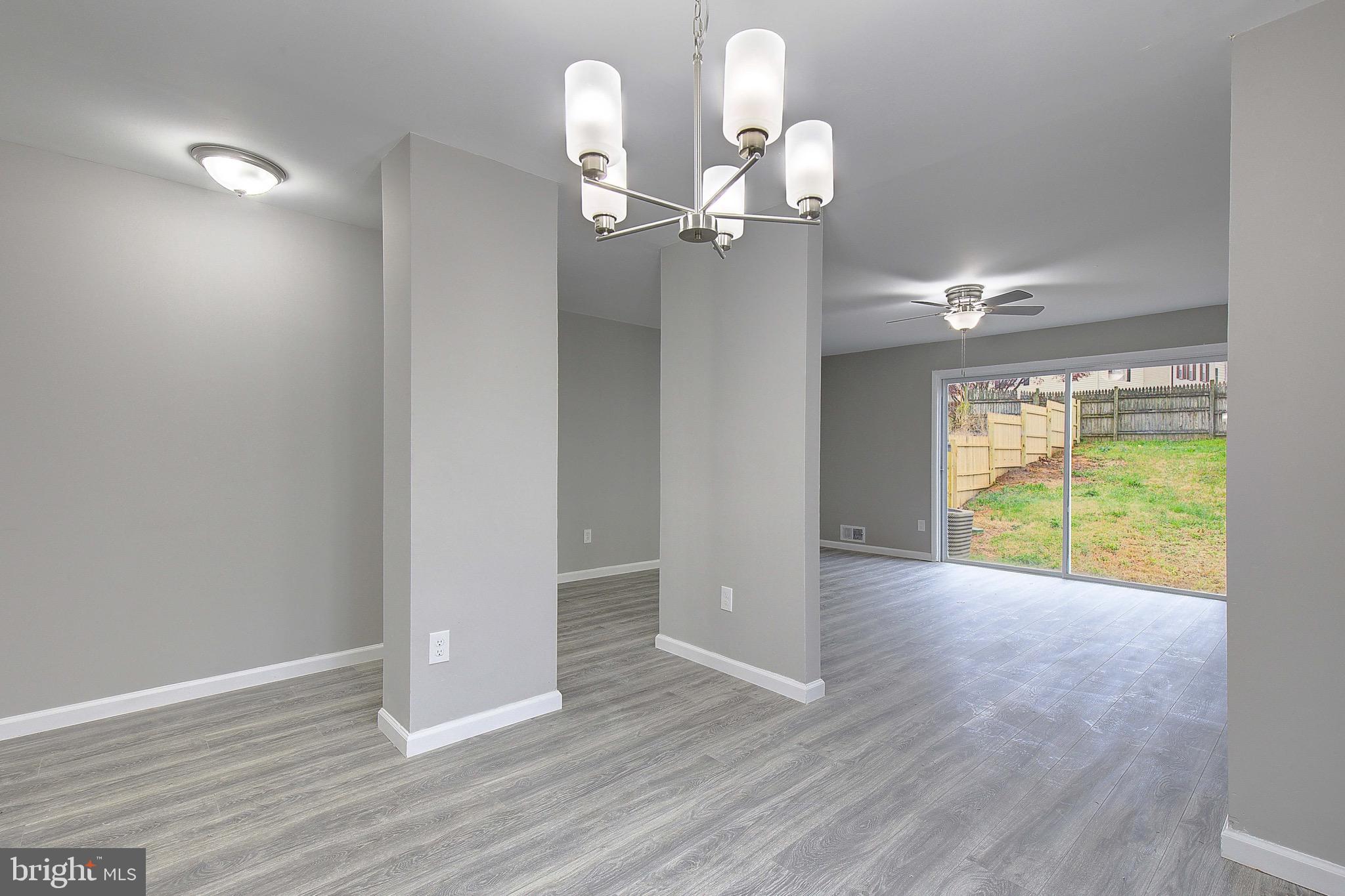 178 DAIMLER DRIVE 44