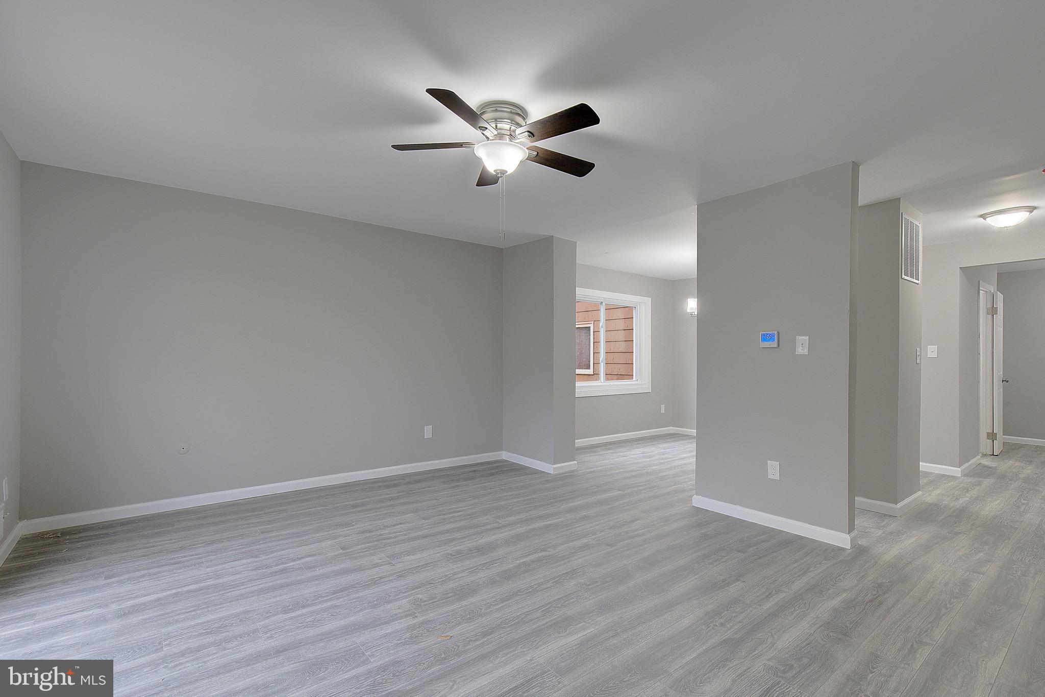 178 DAIMLER DRIVE 44