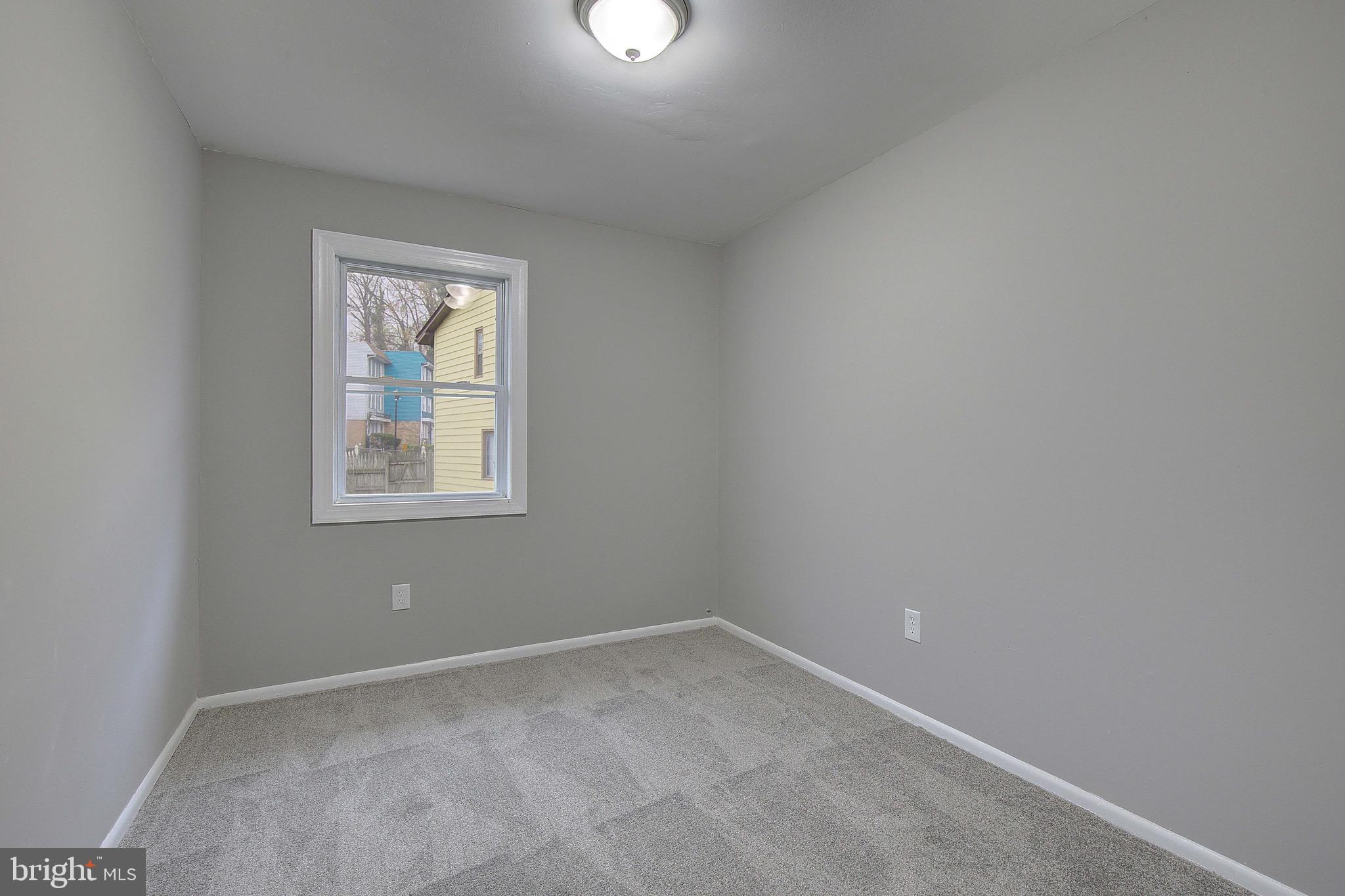 178 DAIMLER DRIVE 44