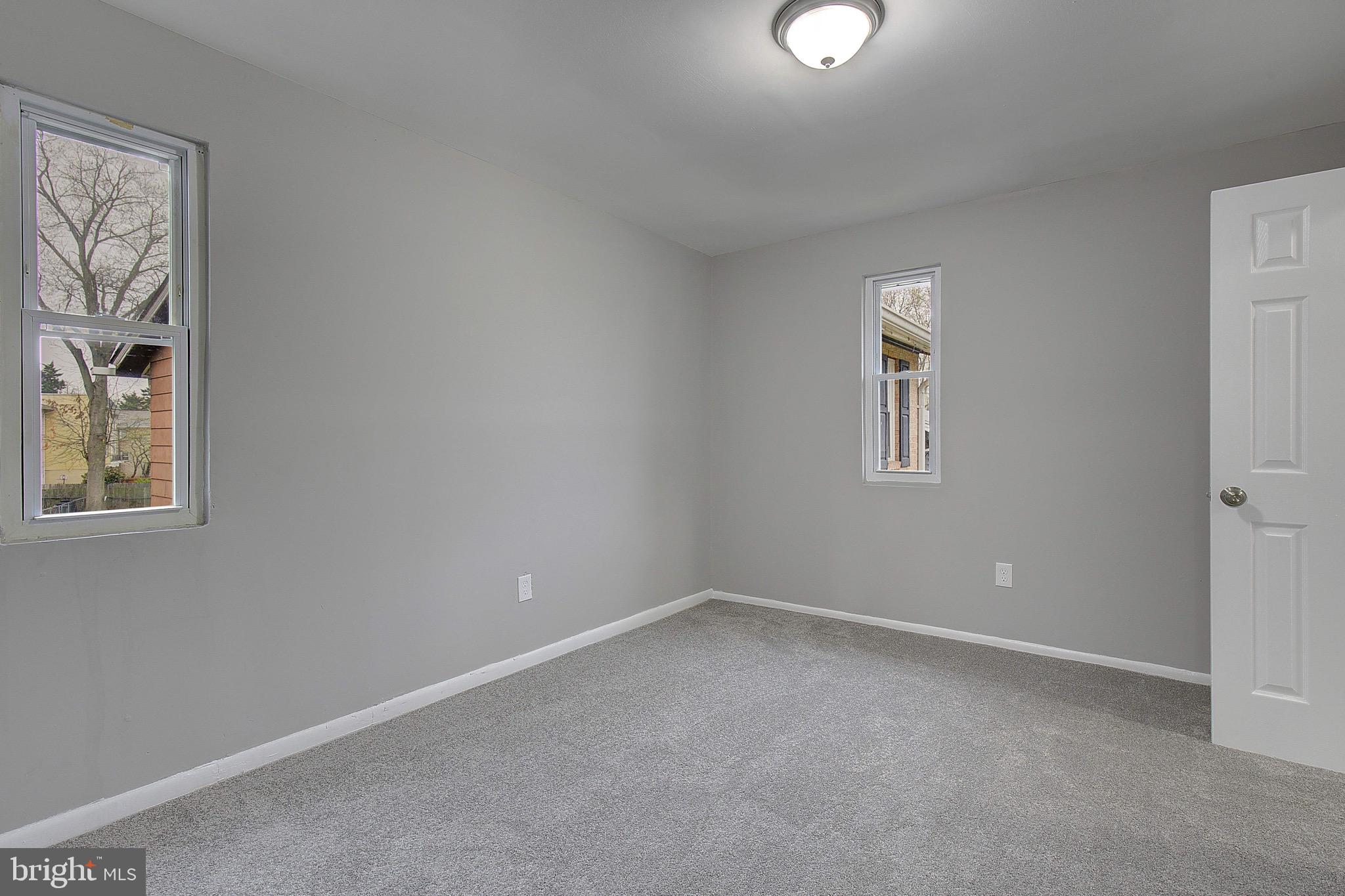 178 DAIMLER DRIVE 44