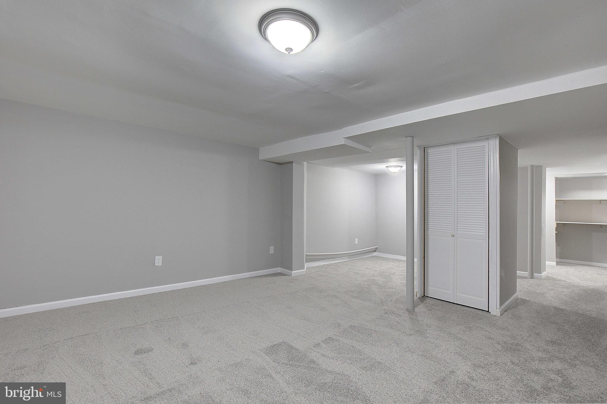 178 DAIMLER DRIVE 44