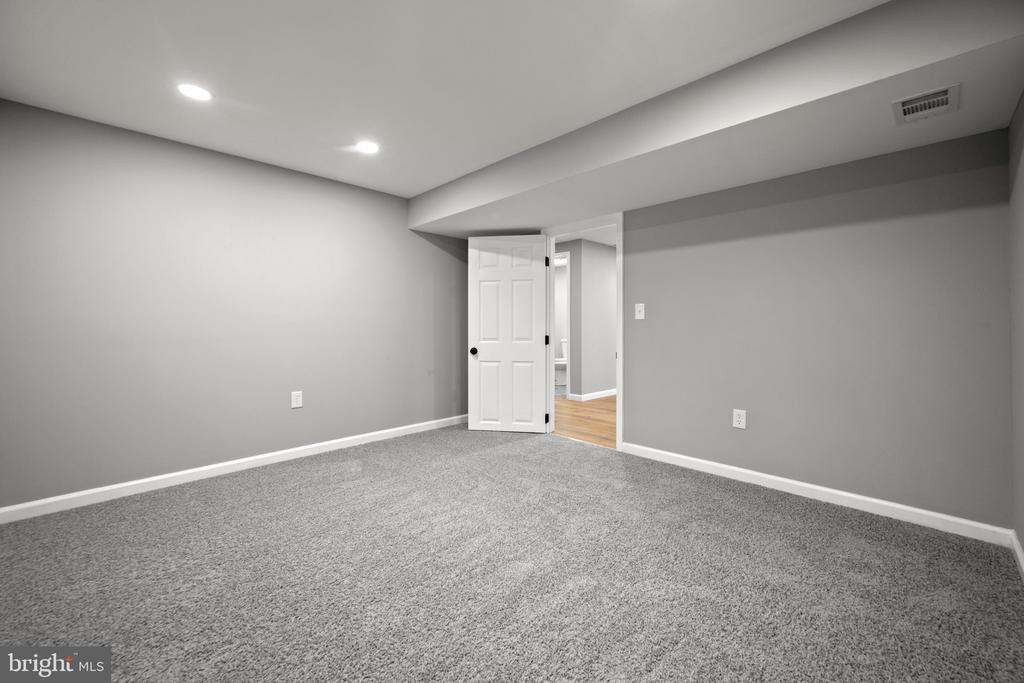 320 WILLIAM WAY