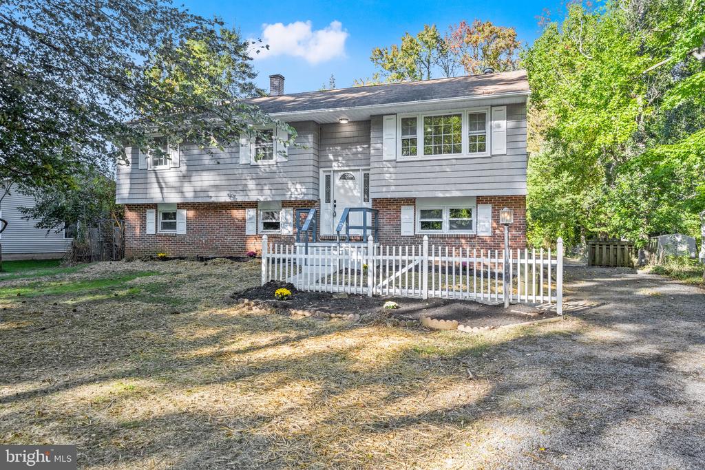 320 WILLIAM WAY