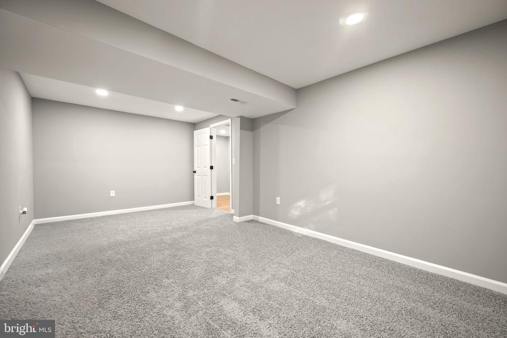 320 WILLIAM WAY