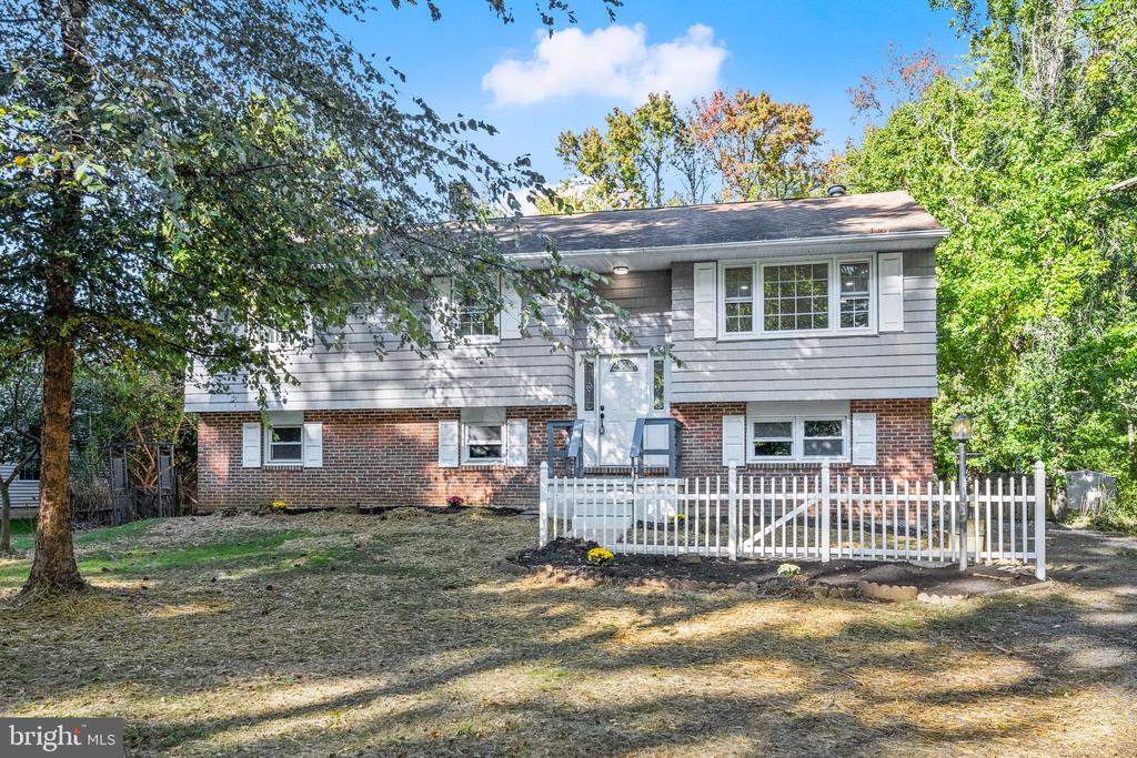 320 WILLIAM WAY