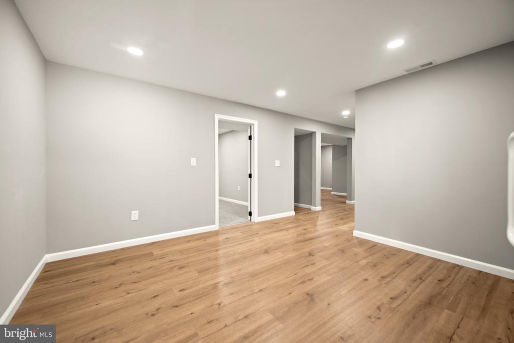320 WILLIAM WAY