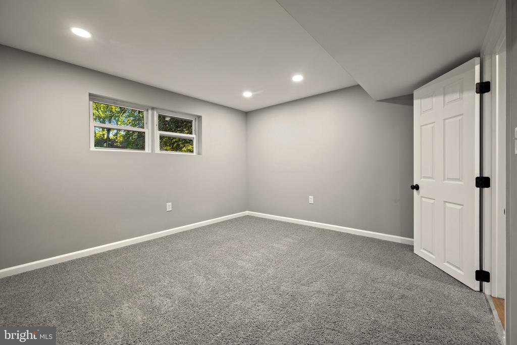 320 WILLIAM WAY