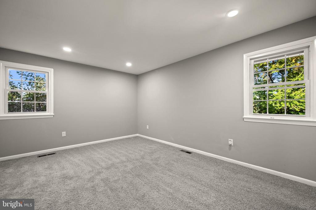 320 WILLIAM WAY