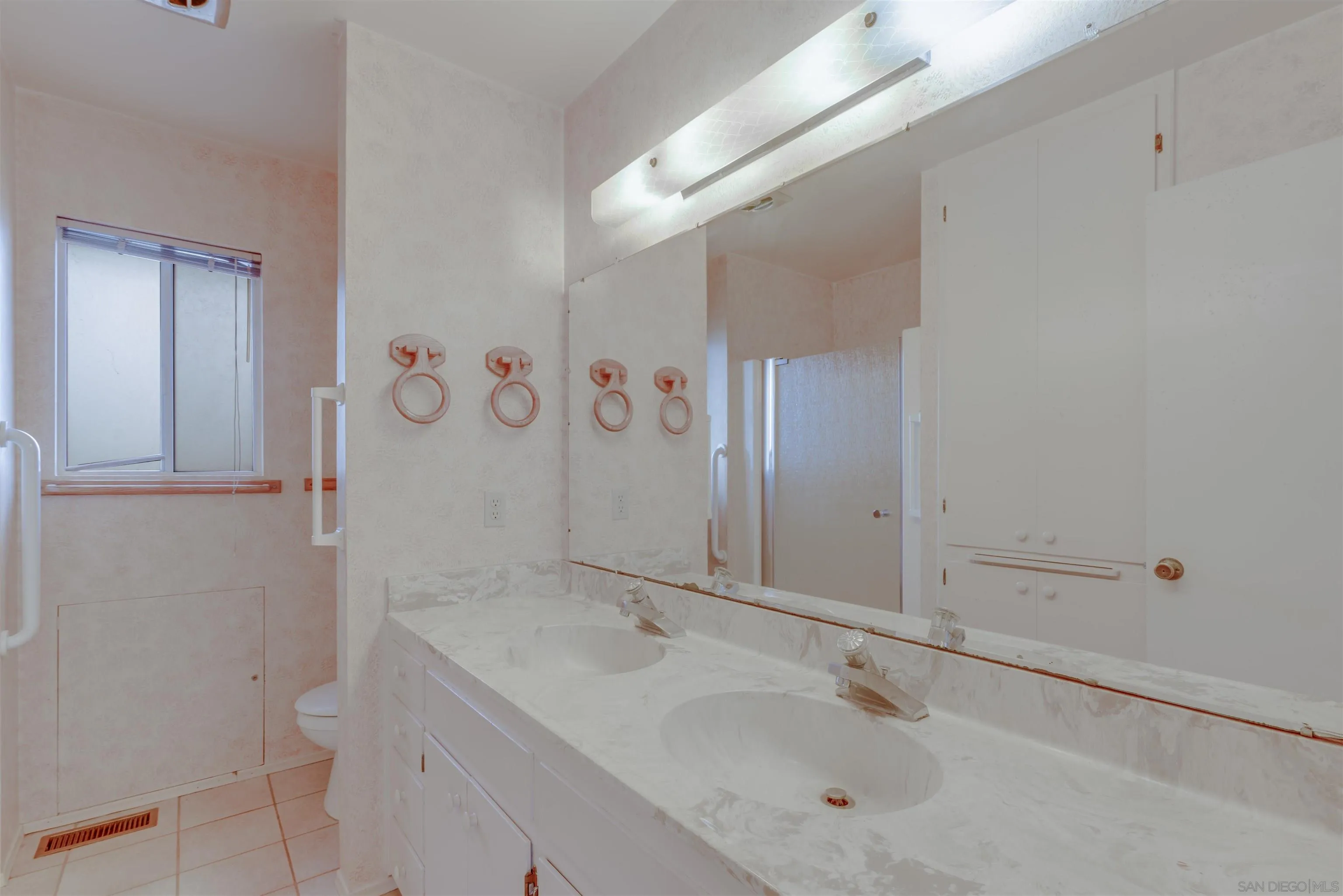 305 Margo Ct