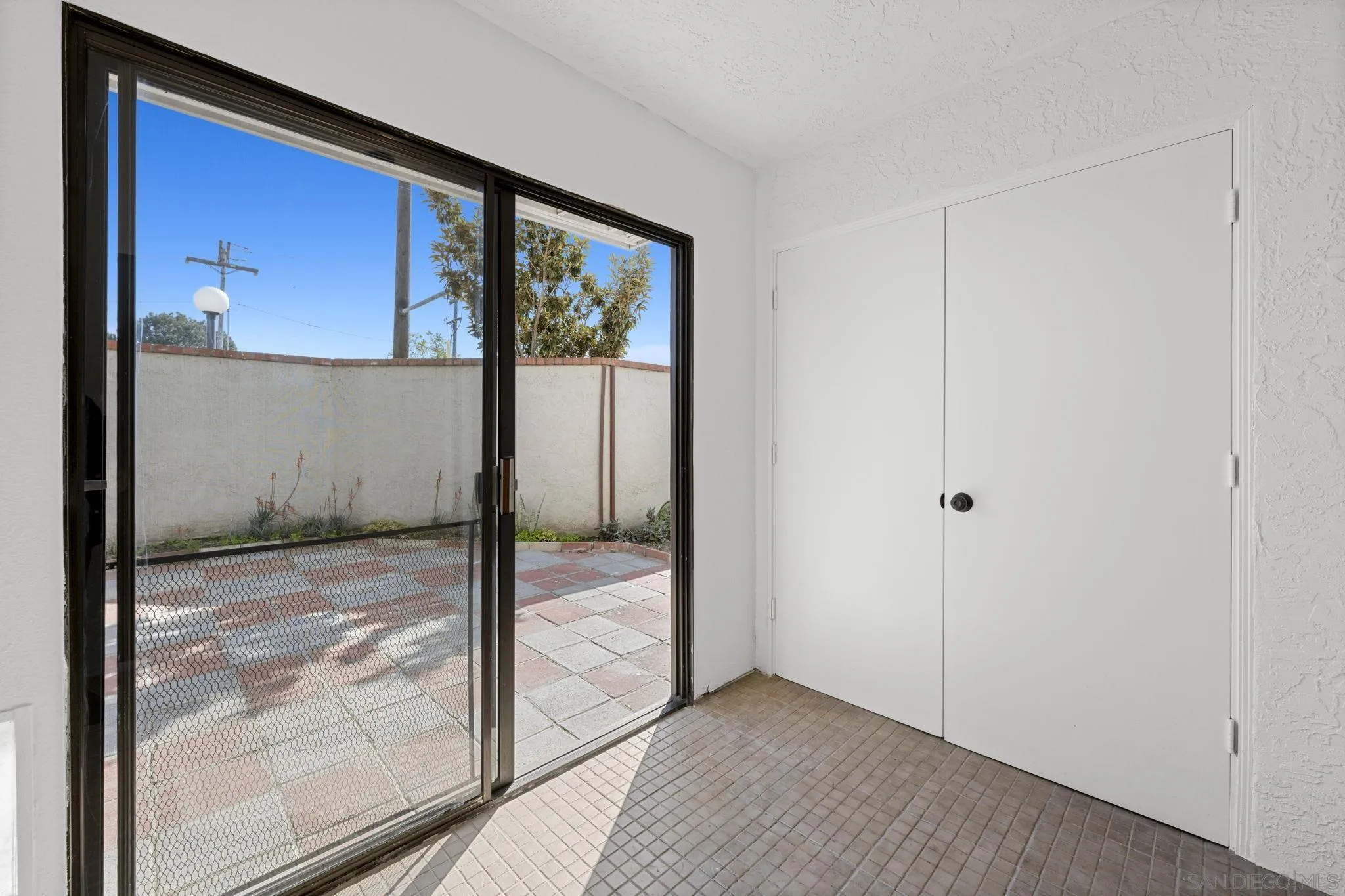 220 Riverview Way