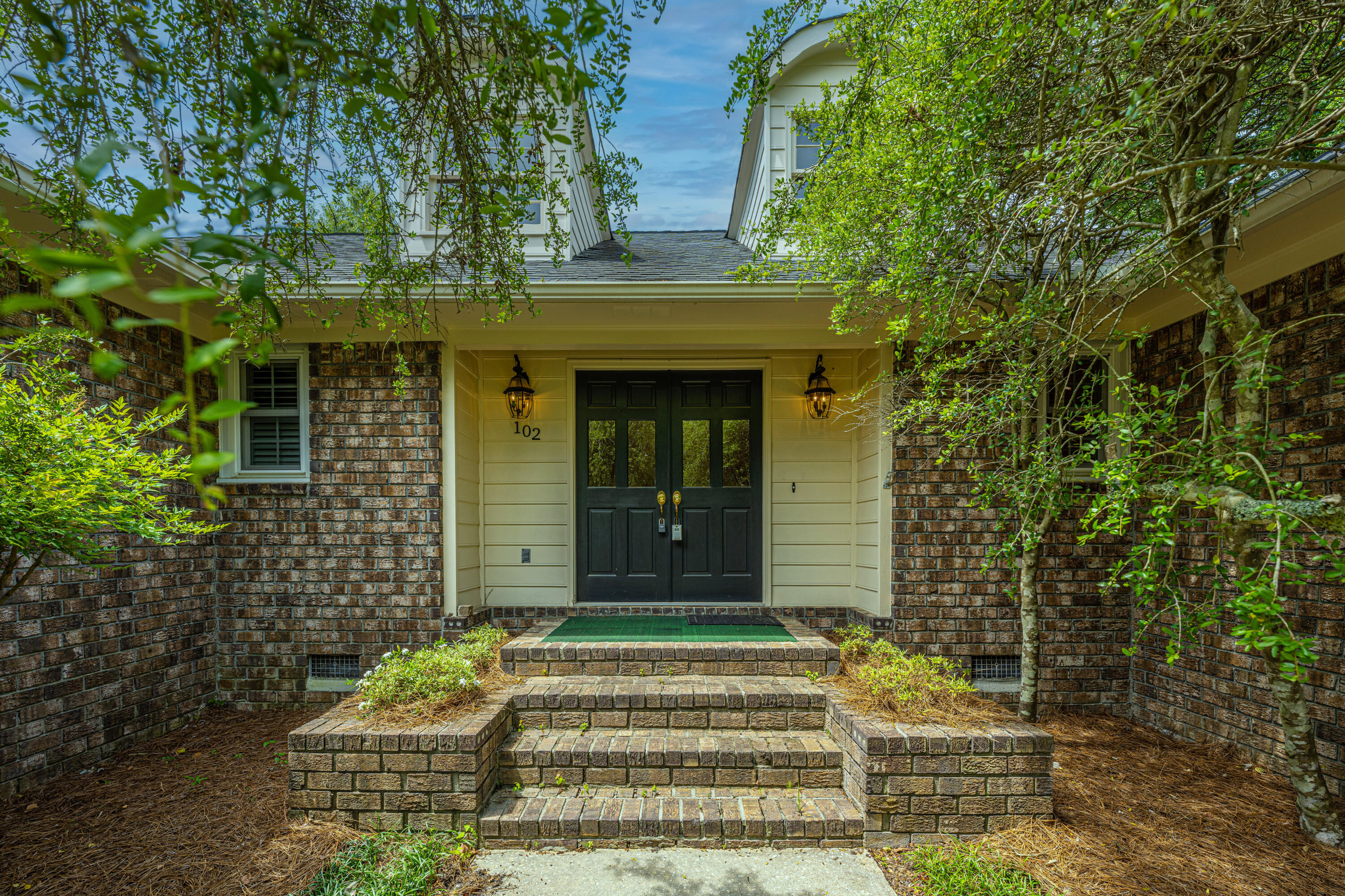 102 Abbey Lane