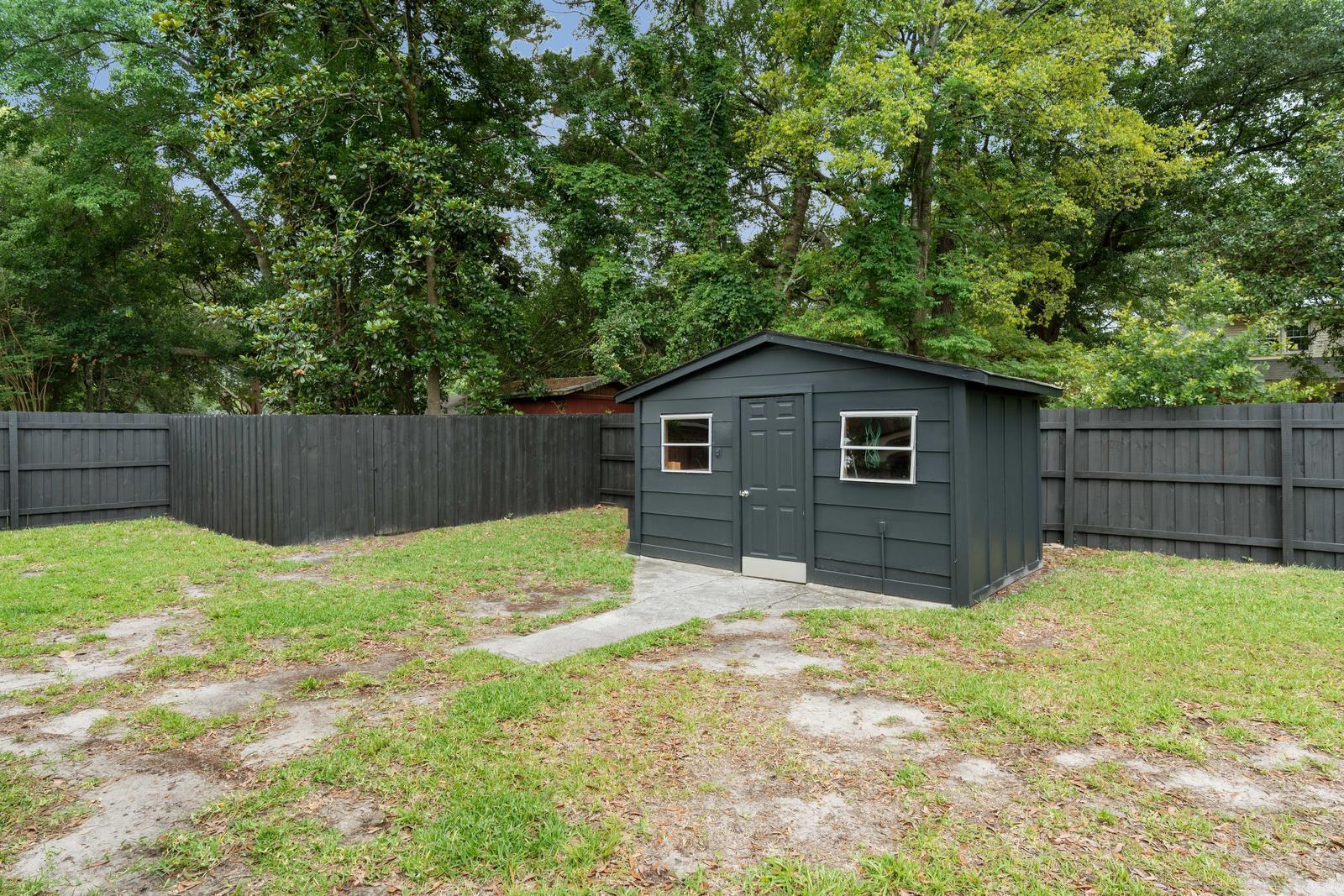 403 Wedgewood Street