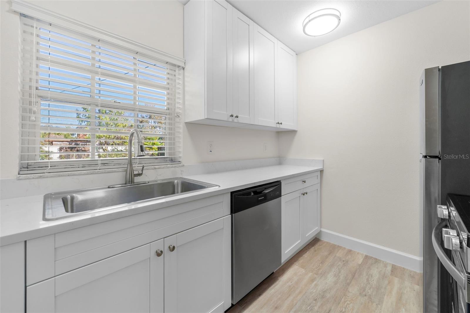 4715 W BAY VISTA AVE