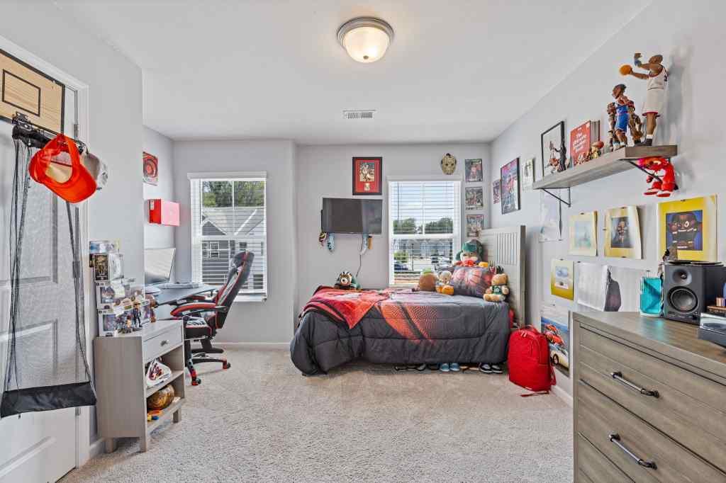 60 Huntley Trace