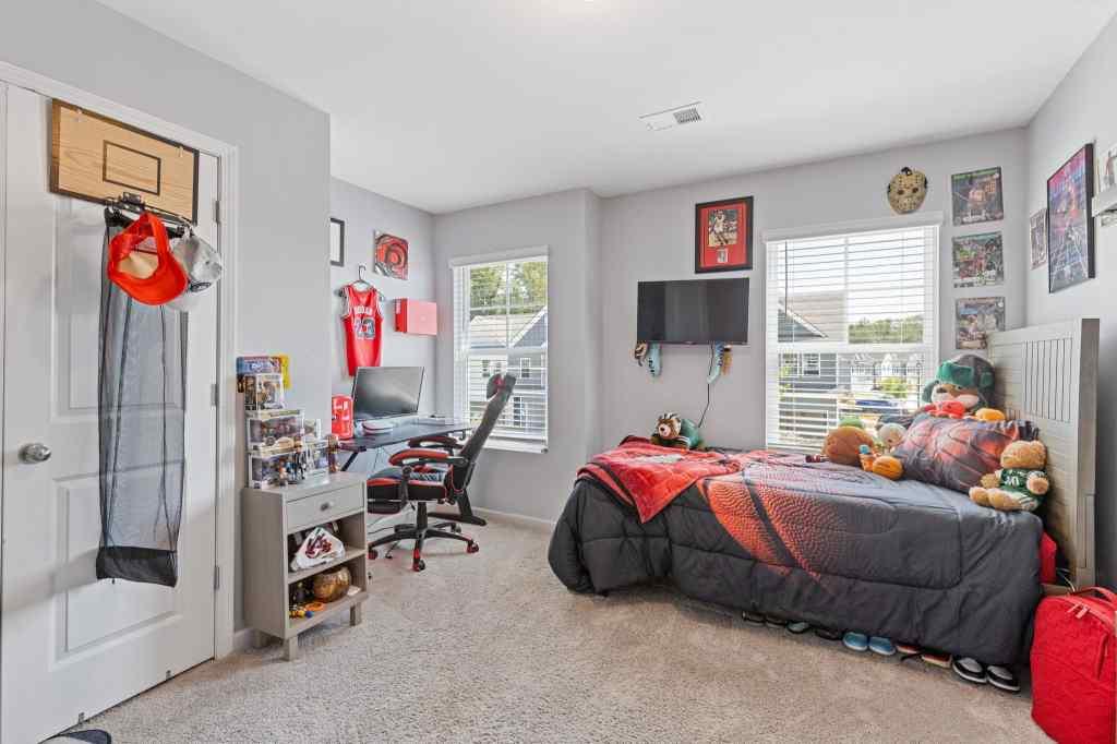 60 Huntley Trace