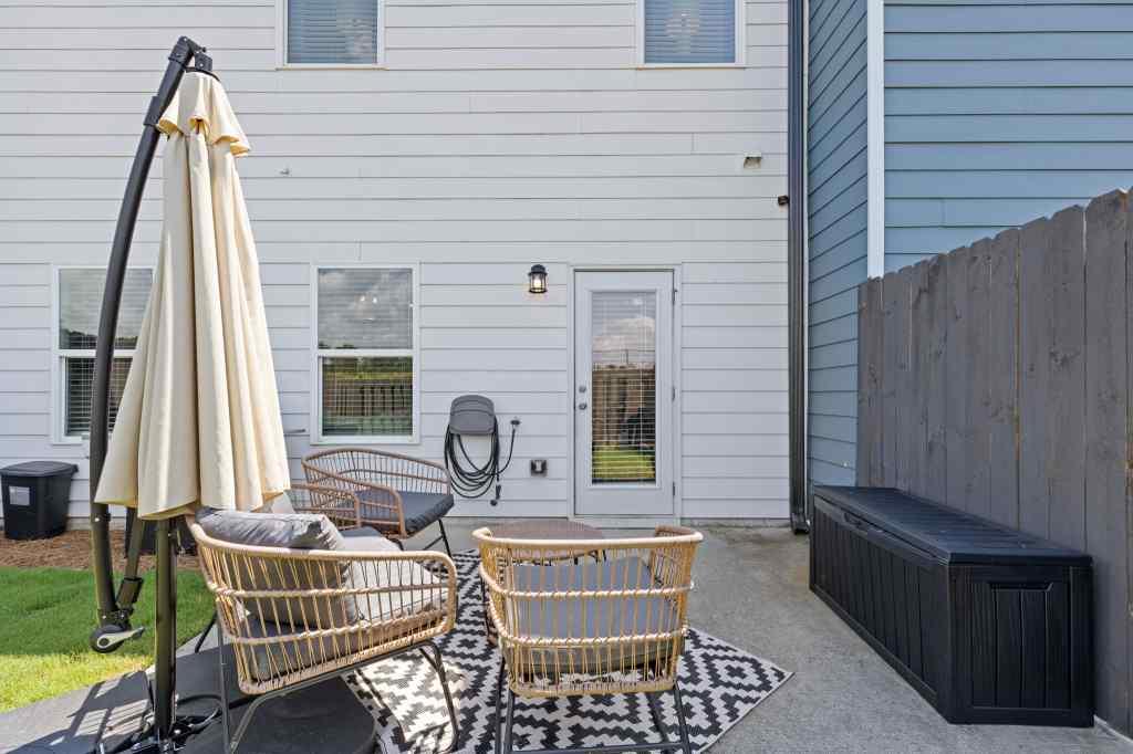 60 Huntley Trace