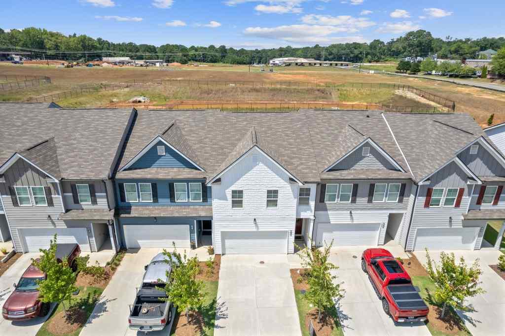 60 Huntley Trace