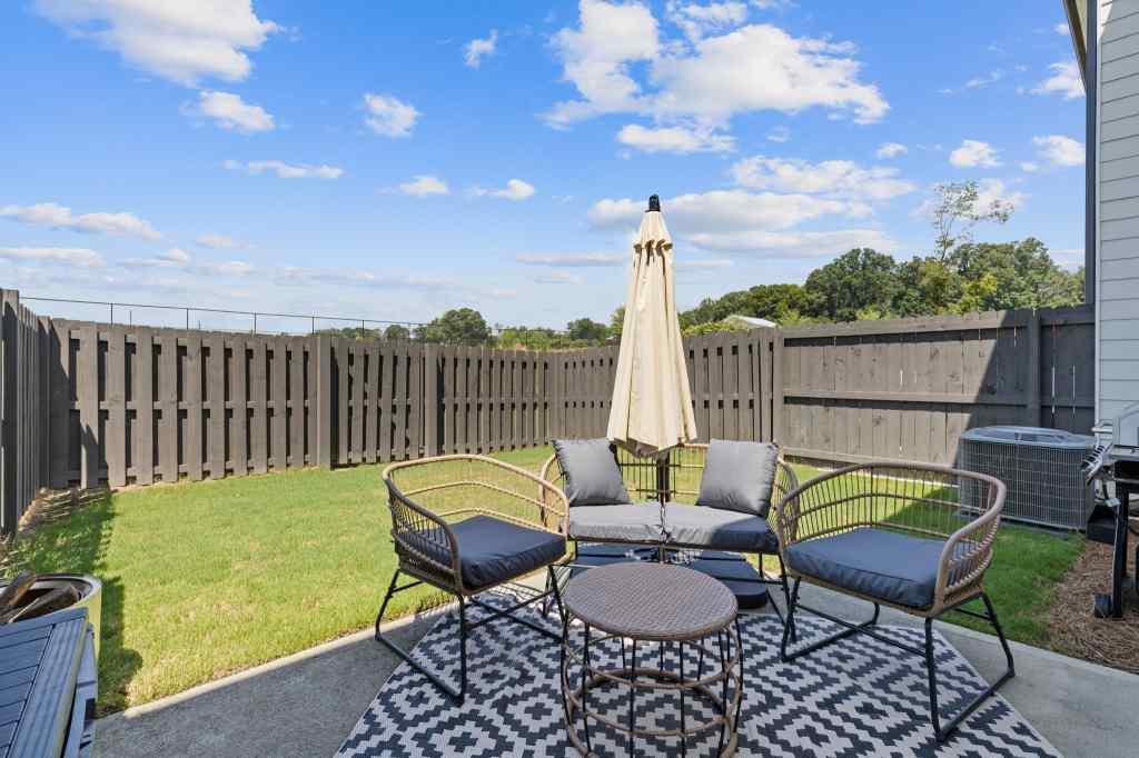 60 Huntley Trace